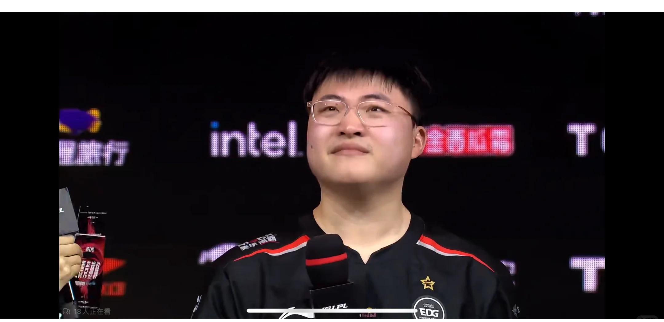 Uzi迎来十二赛季高光表现，利物浦球迷沸腾！